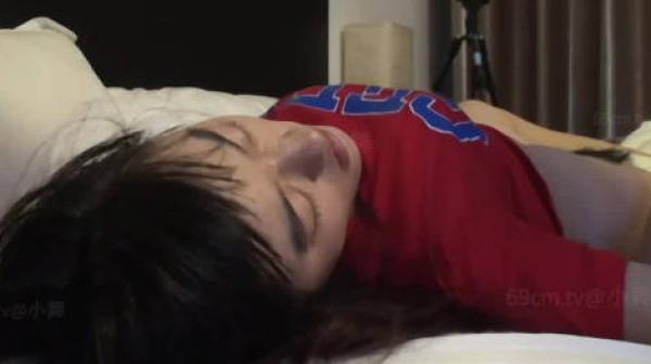 迷奸大学少女居然来大姨妈